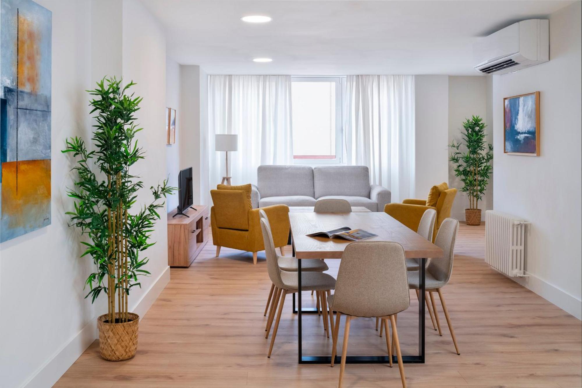 Magno Apartments Principe Sevilla Bagian luar foto